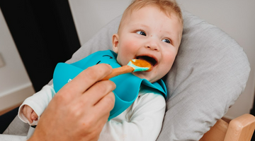 Dit is waarom je babyvoeding niet opnieuw moet opwarmen