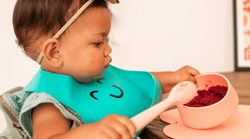 Vijf handige tips voor als je kindje gooit met eten - Mama Deli