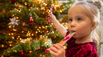 Hoe je het kerstdiner met jonge kinderen gezellig houdt